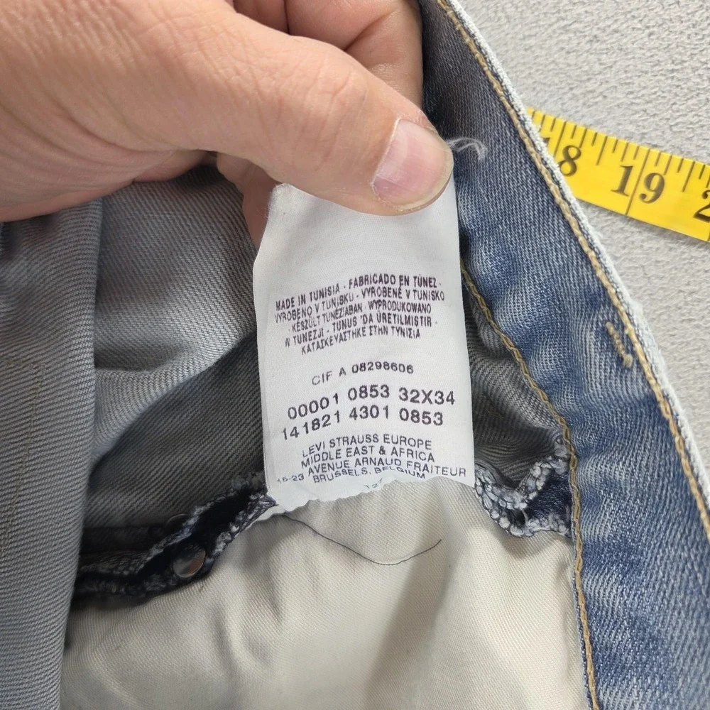 VTG Levis Engineered Jeans Mens Blue Twisted Button Fly Light Wash Fits 30x33